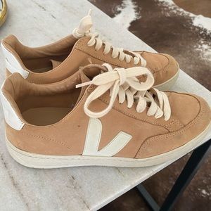Veja V-10 Sneakers, Bastille Edition